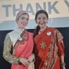 Ayu Azhari dan Isabelle Tramp Kompak Kenakan Sari India, Sama-Sama Cantik
