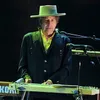 Bob Dylan Terima Langsung Nobel Dari Swedish Academy
