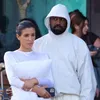 Bianca Censori Kembali ke Australia Seorang Diri, Isu Putus Pernikahan dengan Kanye West Menyebar