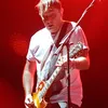 Gitaris Bad Religion Kenakan Kaus Bung Karno