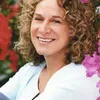 Carole King Terima Penghargaan Hollywood Walk Of Fame