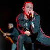 Fakta Kelam Kehidupan Chester Bennington, Tenar Namun Menderita
