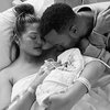 Alami Pendarahan Hebat, Chrissy Teigen Keguguran di Usia Kehamilan 5 Bulan