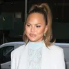 Hamil 5 Bulan, Chrissy Teigen Keguguran Bayi Laki-Laki