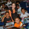 Cinta Laura Soroti Anak-Anak di NTT yang Masih Belajar di Bawah Terpal