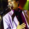 Cliff Richard Tawarkan Lagu Lewat Internet