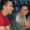 Donna Agnesia Tegang Cukup Pegang Tangan Suami