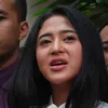 Dewi Perssik Batalkan Pemeriksaan