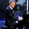 Muncul dari Belakang, David Foster Kejutkan Penonton