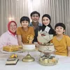 Donita Ulang Tahun Sambil Ikuti Tren Viral, Wanita Tidak Bicara Tapi Tiba-Tiba Bikin Kue di Ulang Tahun Sendiri