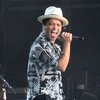 '24K Magic' Bruno Mars di AMA 2016, Bikin Lady Gaga Bergoyang!