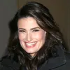 Idina Menzel Dukung Princess Elsa Jadi Lesbian di Sekuel FROZEN?