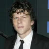 Ini Style Gahar Jesse Eisenberg Saat Jadi Lex Luthor Musuh Batman