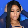 Pakai Gaun Transparan, Nicki Minaj Kesulitan Jalan di Red Carpet