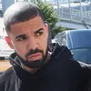'Cinta Banget', Drake Bikin Tattoo Wajah Sade di Tubuhnya