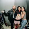 Dulu Pernah Pacaran, 7 Potret Onadio Leonardo Rayakan Ultah Widy Vierratale - Sang Istri Juga Ikut