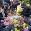 Proses Pemakaman Penuh Haru, Para Sahabat Kehilangan Sosok Eben Burgerkill