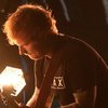 Ed Sheeran Bersaing Dengan Dirinya Sendiri di Chart Musik Inggris