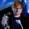 Ed Sheeran Bakal Tulis Lagu Untuk Westlife?