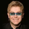 Elton John Diabadikan Dengan Es Krim