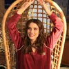 Berbakat dan Stylish, Emma Roberts Ternyata Juga Doyan Baca Buku!