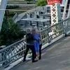 Terekam CCTV! Aksi Heroik Jon Bon Jovi Selamatkan Wanita Yang Hendak Akhiri Hidupnya