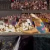 Detik-Detik Chris Martin Terjatuh Dari Panggung Saat Konser di Melbourne