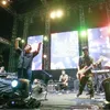 Meski Diguyur Hujan Gerimis Manja, Ndarboy Genk Bangkitkan Gairah Pengunjung Festival Pasar Musik dengan Senam Kesehatan Hati
