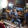 Hadirkan lagu 'Woyoo… Pasti Bisa!!!', Duo Twins Jameyka Bahagia Berkolaborasi dengan Tony Rastafara dan Shinta Priwit