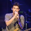 John Mayer Rehat Sejenak di Tengah-Tengah Konsernya Tadi Malam