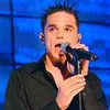 Gareth Gates Tunda Konsernya di Indonesia