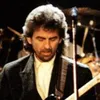 Kenang George Harrison, Inilah Penampilan Keren Sang Legenda