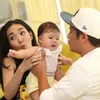 [FOTO] Ketika Baby Gempi Pose Bareng Gisel di Pantai, Imut Badai!
