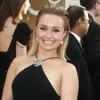 Krisis Negara, Hayden Panettiere Terpaksa Tunda Pernikahan