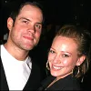 Demi Pacar, Hilary Duff Baca Buku Hockey