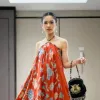 Inspirasi OOTD Berkain Dari Andien, Yura Yunita & Mbak Tumbas Untuk Rayakan Hari Batik