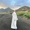 Jauh dari Layar Kaca, Ini Potret Cantik Intan Nuraini saat Umroh Bareng Suami
