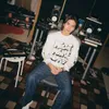 Iqbaal Ramadhan: Box Office Di Usia 17, Debut Produser, Dan Tampil Memukau Dengan Gaya Ala Nike Ardilla!