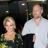 Buktikan Cinta, Jessica Simpson Cium Suaminya di Depan Umum
