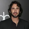Josh Groban Ungkap Tracklist Untuk Album Barunya, 'BRIDGES'