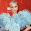 Kalahkan Taylor Swift, Katy Perry Jadi Musisi Wanita Dengan Bayaran Tertinggi 2018