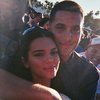 Pakai Baju Couple, Kendall Jenner Tertangkap Kencan Bareng Mantan