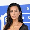 Pakai Baju Transparan, Bagian Pribadi Kim Kardashian Kelihatan