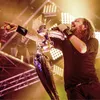 Korn Bawakan Lagu Kenangan Buruk Masa Kecil Jonathan Davis