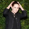 [FOTO] Pakai Dress Super Pendek, Kristen Stewart Cantik & Girly