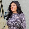 Kylie Jenner Tertangkap Jalan Bareng Travis Scott, Terlihat Dekat & Bahagia Bersama Stormi Webster