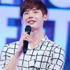 Penampilan Lee Jong Suk di MV Davichi 'Love Is', Bikin Nangis