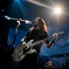 LOH KOK TUM BAND Buktikan Personelnya Multitalenta, Tukar Posisi Saat Manggung