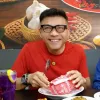 Magnet Pengunjung, Potret Warung Nasi Aurel yang Didesain Warna Mencolok