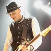 Krisis Vokalis, Siapa Yang Layak Menggantikan Posisi Tom DeLonge?